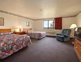 Red Roof Inn Greensburg 2*,